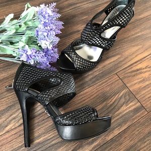 🖤Simply Vera black heels